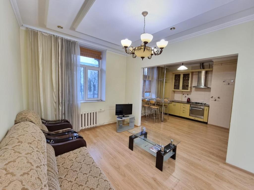White New Apartments Ultracentral 2-Rooms In The Heart Chisinau Exterior foto